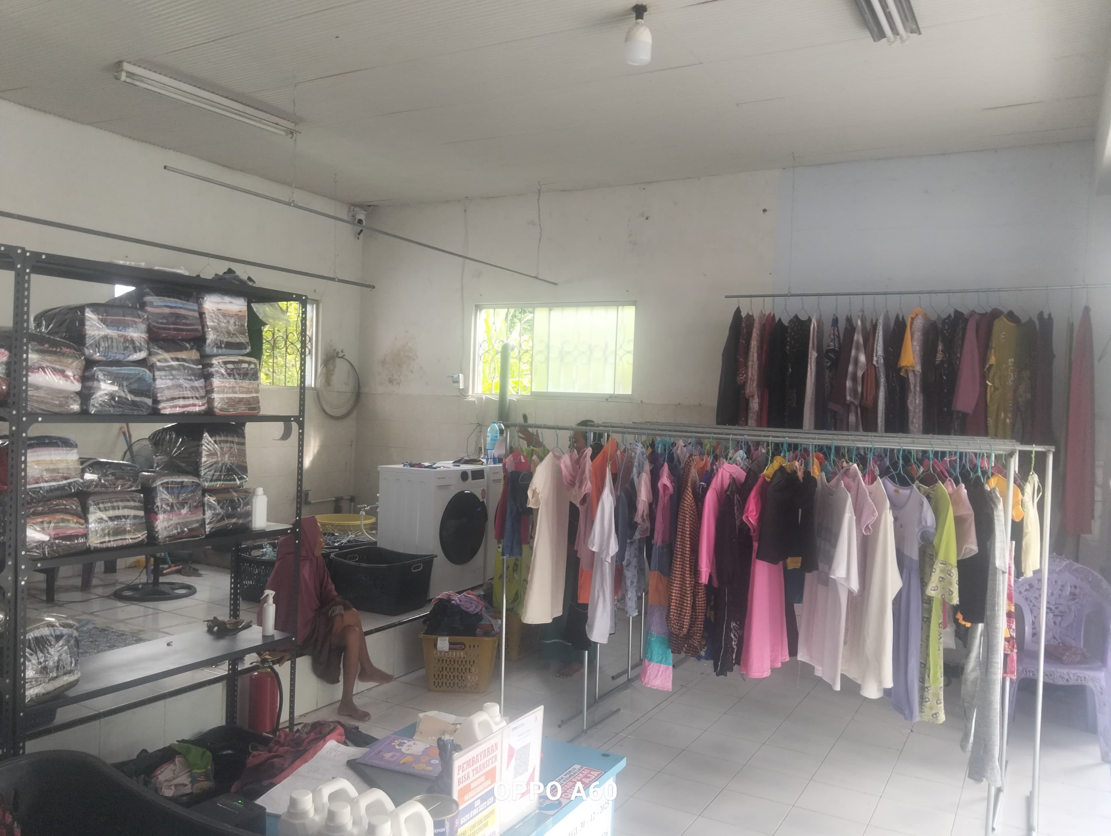 Area penyiapan cucian Mas Jawa Laundry